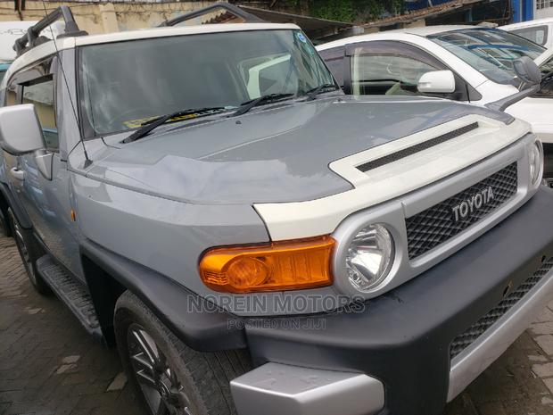 2014 Toyota FJ Cruiser in Gray - Quality Used SUV