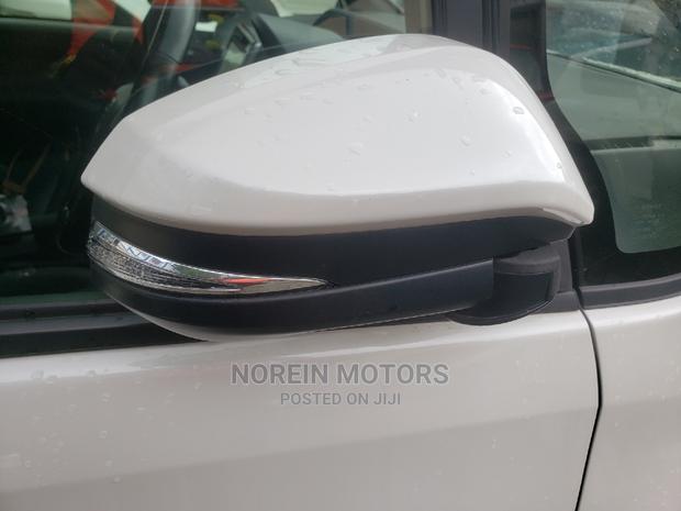 2015 Toyota Voxy White: Stylish Minivan Listing