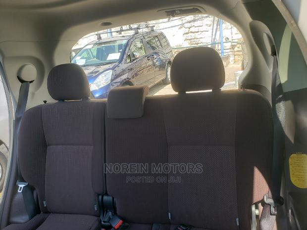 Blue Toyota Spade 2015 - Stylish and Spacious SUV for Sale