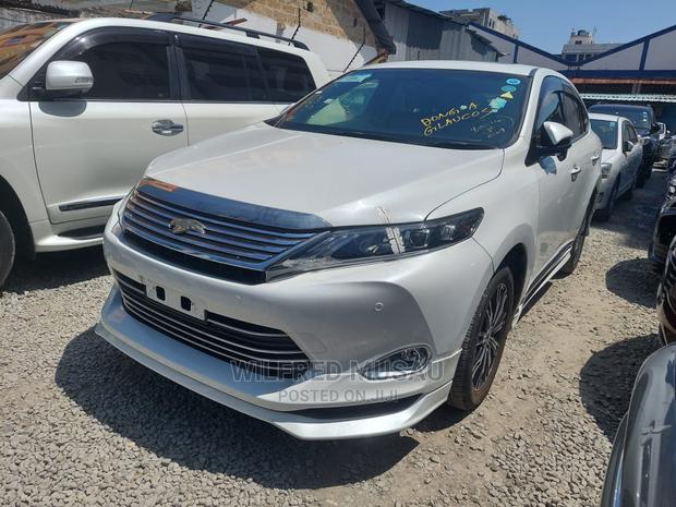 2015 Toyota Harrier White: Premium & Efficient SUV