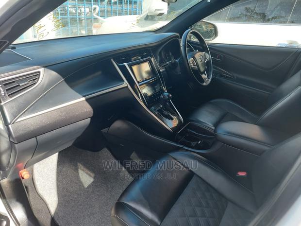 2015 Toyota Harrier White: Premium & Efficient SUV
