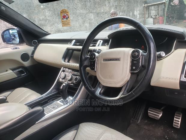 Off-Road Elegance: 2015 Land Rover Range Rover Sport Off White