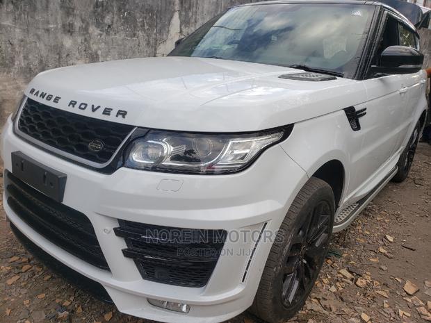 Off-Road Elegance: 2015 Land Rover Range Rover Sport Off White