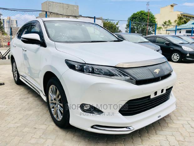 2015 Toyota Harrier Off White: Luxury SUV for Everyday Use