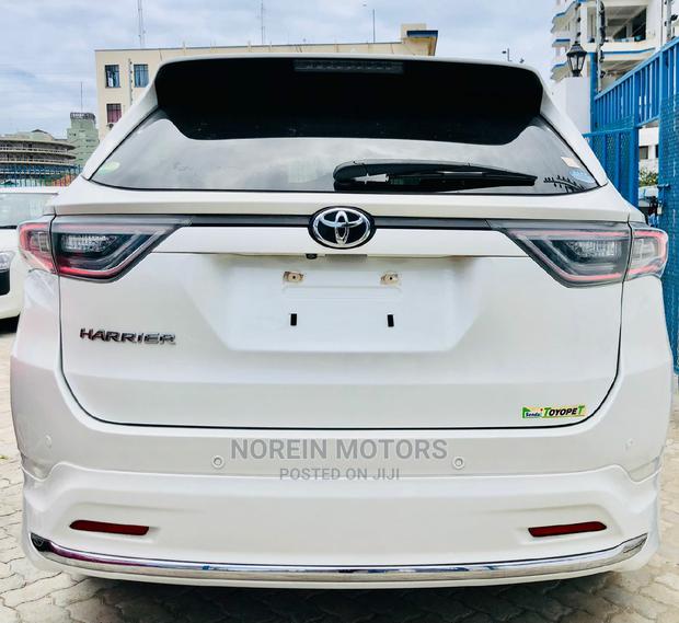 2015 Toyota Harrier Off White: Luxury SUV for Everyday Use