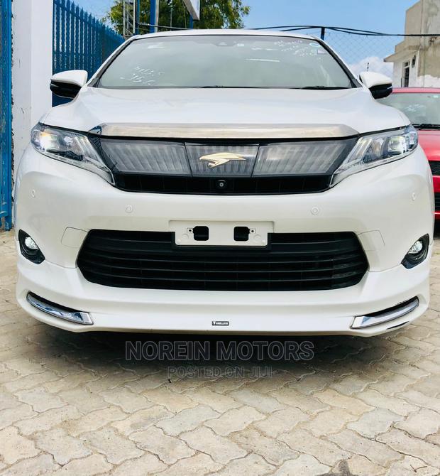 2015 Toyota Harrier Off White: Luxury SUV for Everyday Use