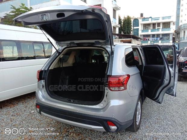 Mitsubishi Outlander 2016 Silver