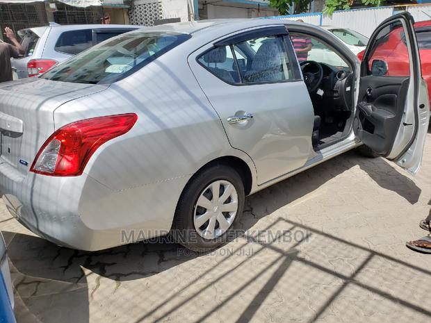 Nissan Latio 1.2 2014 Silver