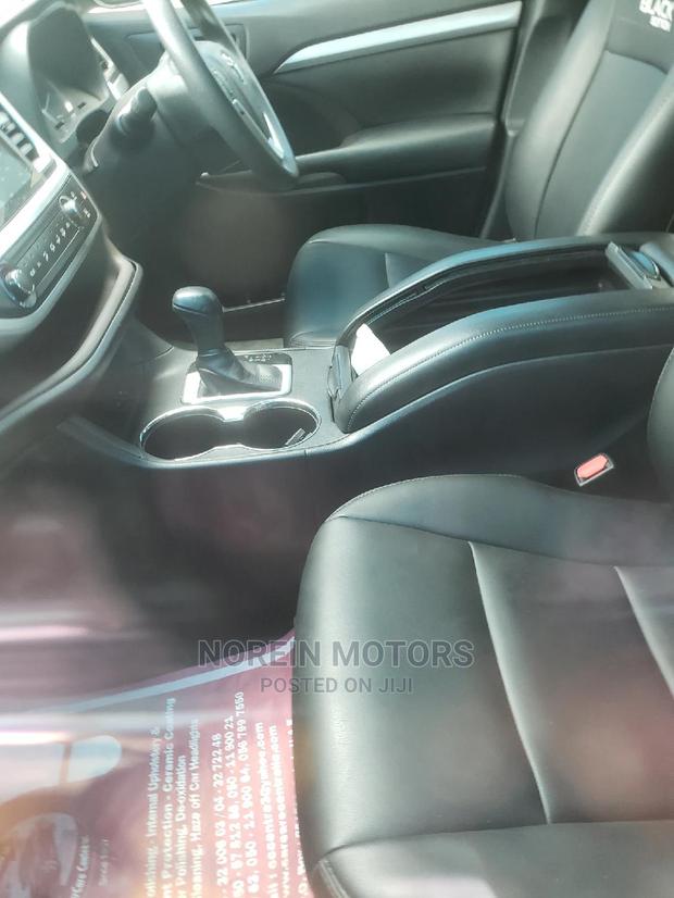 2016 Toyota Kluger White: Used, Well-Maintained SUV