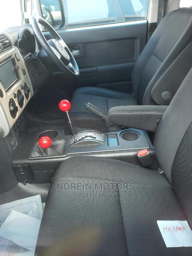 Gold 2014 Toyota FJ Cruiser - Experience the Thrill of Off-road Driving Today