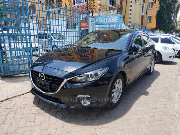 Pre-owned Mazda Axela 2015 Black: Elegant Sedan for Sale