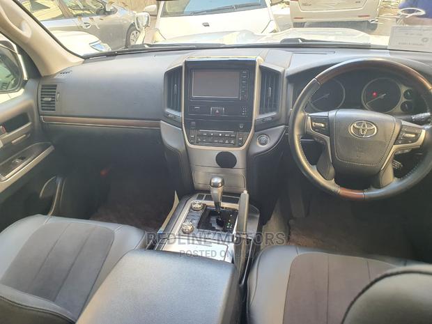 2016 Toyota Land Cruiser Prado Gray: Explore Adventure in Style