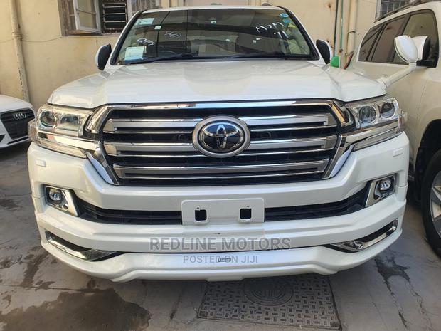 2016 Toyota Land Cruiser Prado Gray: Explore Adventure in Style