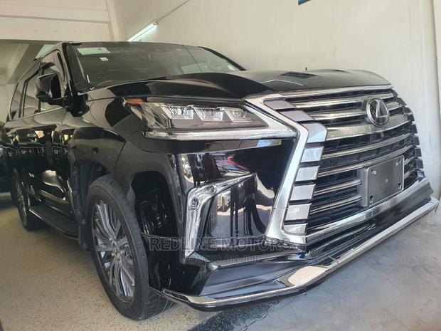 AWD 2016 Lexus LX 570 Black - Unmatched Performance