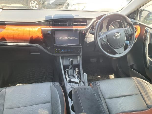 Affordable 2016 Toyota Auris Black - Sleek Sedan for Daily Drive