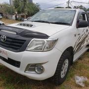 2014 Toyota Hilux Off-White: A New Look for a Classic Pickup Truck for sale