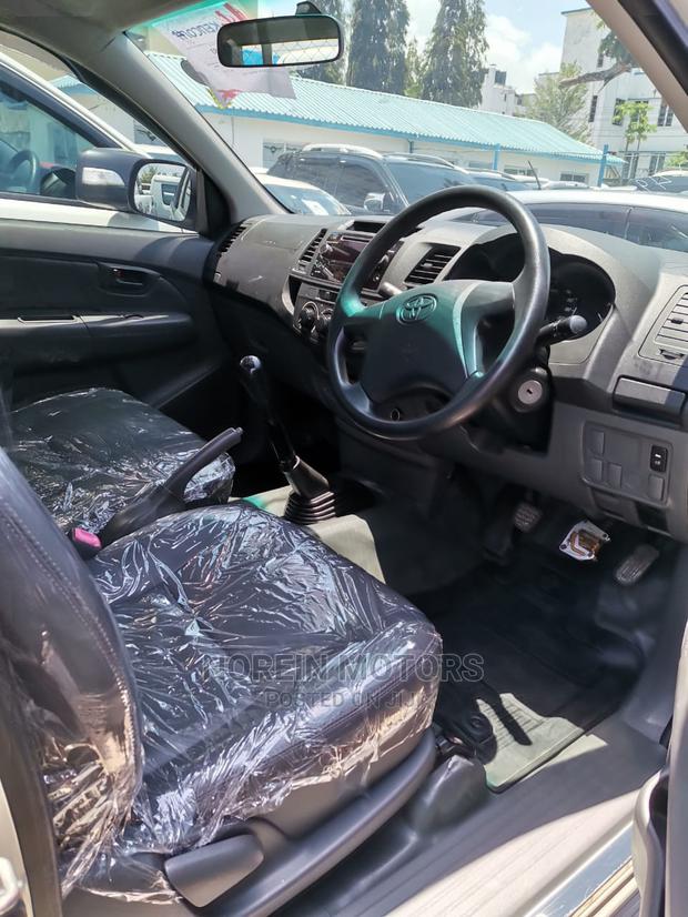 Used 2014 Toyota Hilux in Silver - Ideal for Daily Driving