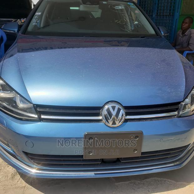 Volkswagen Golf 2014 Blue: Efficient, Stylish, and Ready for the Road