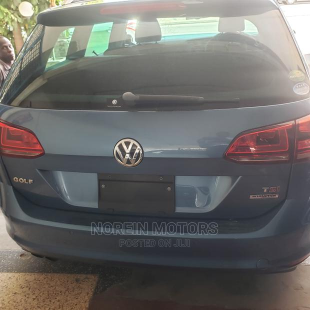 Volkswagen Golf 2014 Blue: Efficient, Stylish, and Ready for the Road
