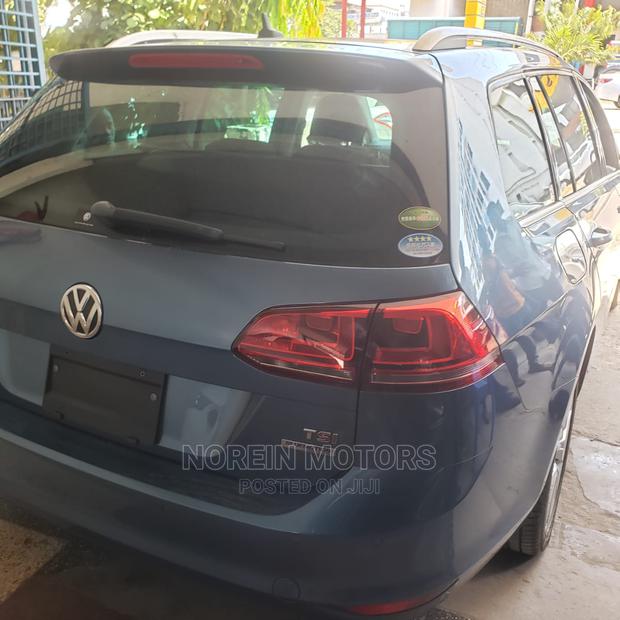 Volkswagen Golf 2014 Blue: Efficient, Stylish, and Ready for the Road