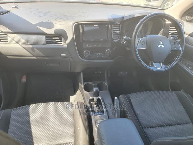 Pre-owned 2016 Mitsubishi Outlander SE AWC in Gray