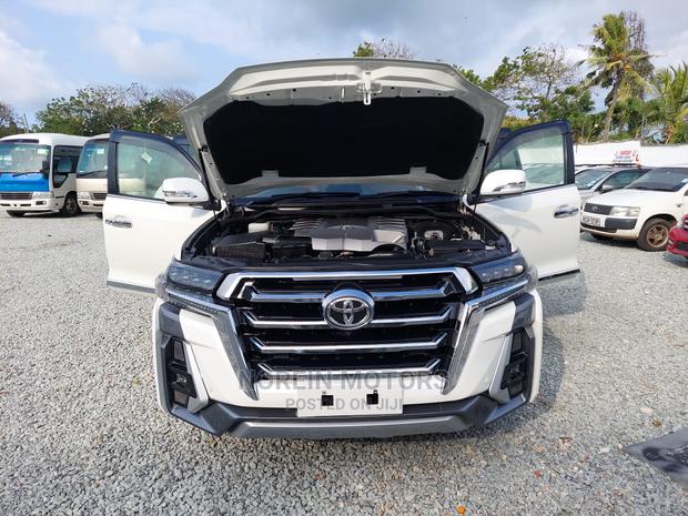 2014 Toyota Land Cruiser 4.6 V8 ZX Pearl - Premium Quality SUV for Sale