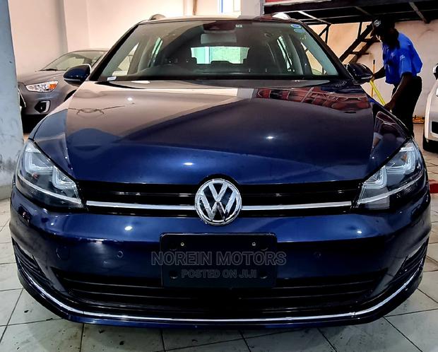 Blue 2015 Volkswagen Golf: Efficient & Stylish