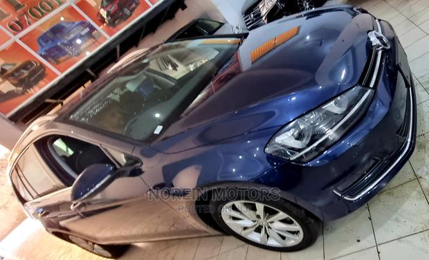 Blue 2015 Volkswagen Golf: Efficient & Stylish