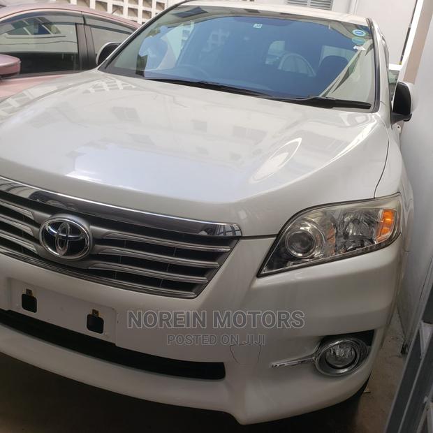 2015 Toyota Vanguard in Off White Available