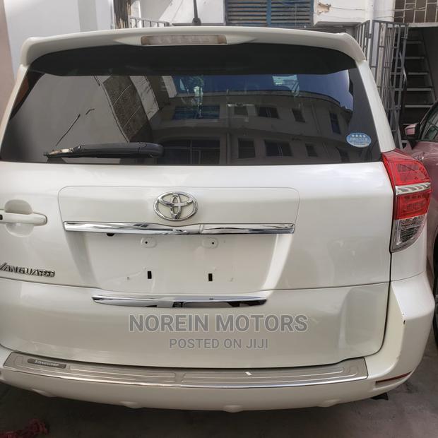 2015 Toyota Vanguard in Off White Available