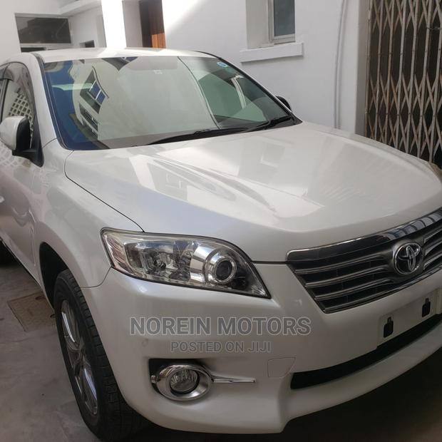 2015 Toyota Vanguard in Off White Available