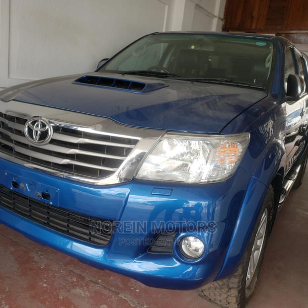 2015 Toyota Hilux Blue - The Perfect Pickup for Your Needs