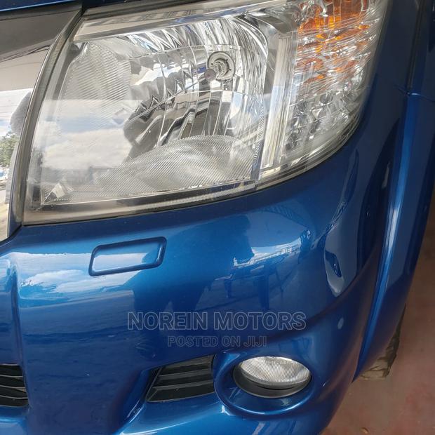 2015 Toyota Hilux Blue - The Perfect Pickup for Your Needs