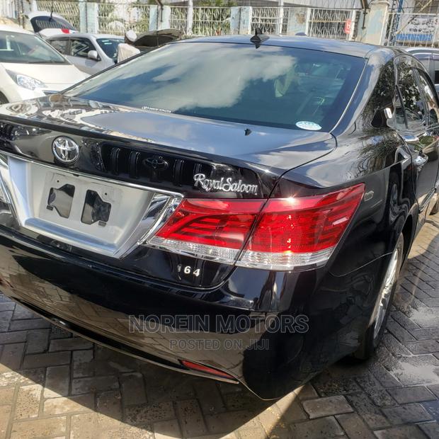 Matt Black 2015 Toyota Crown - Sleek Sedan for Sale