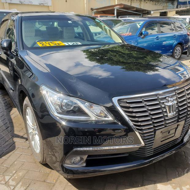 Matt Black 2015 Toyota Crown - Sleek Sedan for Sale