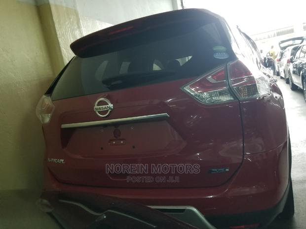 2015 Nissan X-Trail Red: Perfect SUV for Your Needs
