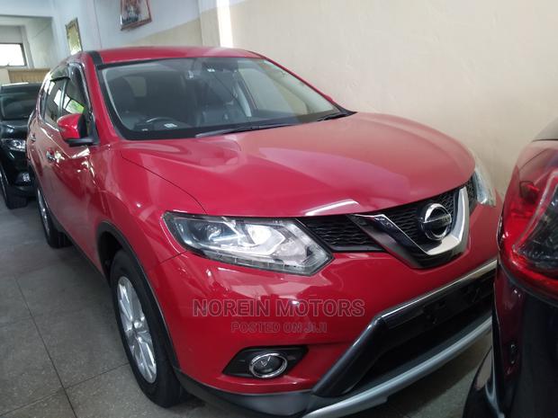 2015 Nissan X-Trail Red: Perfect SUV for Your Needs