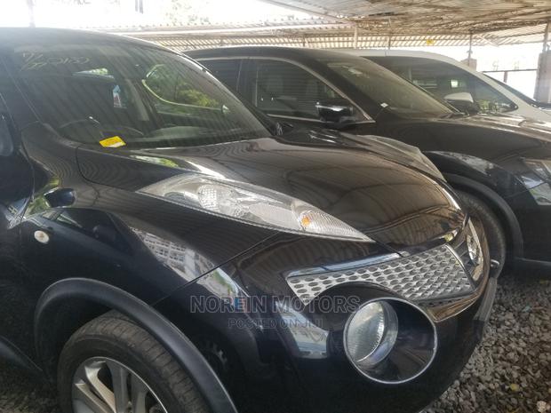 2015 Nissan Juke Black: Compact CUV for Daily Commute