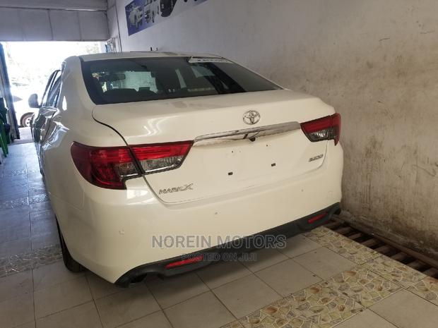 2015 Toyota Mark X Off White Premium Sedan
