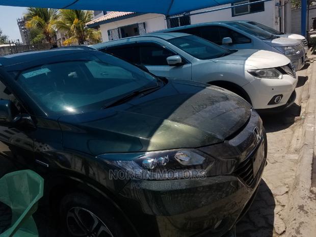 2015 Honda Vezel Green: Perfect for Eco-Conscious Drivers