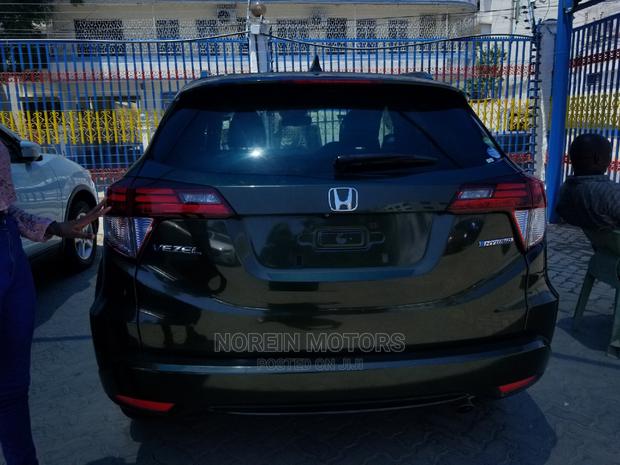 2015 Honda Vezel Green: Perfect for Eco-Conscious Drivers
