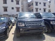 15 Land Rover Discovery in Gray. This vehicle is in excellent condition and ready for adventure. for sale