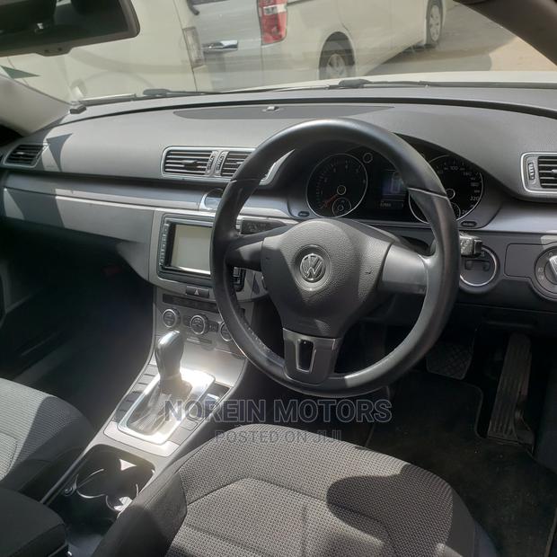 2014 Volkswagen Passat Pearl: High-End Sedan Available