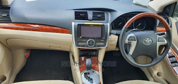2015 Toyota Allion Silver - Perfect for Everyday Use