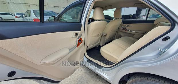 2015 Toyota Allion Silver - Perfect for Everyday Use