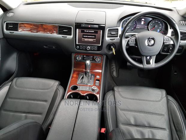 2014 Black Volkswagen Touareg - Stylish Off-Roader