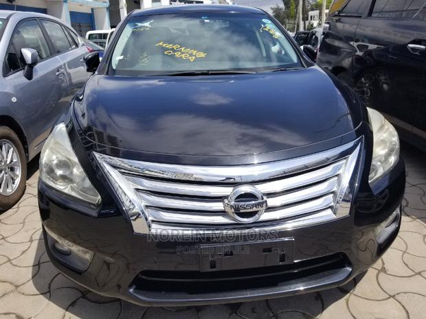 2014 Blue Nissan Teana Sedan - Style & Performance