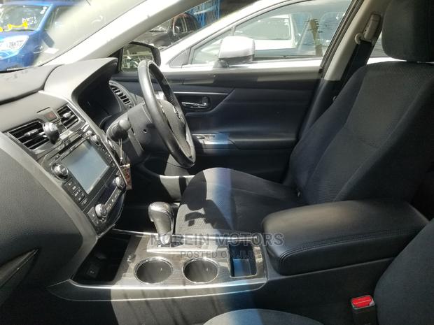 2014 Blue Nissan Teana Sedan - Style & Performance