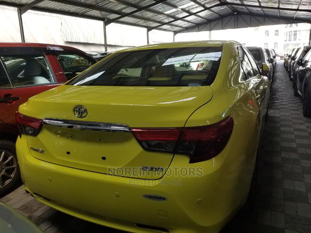 2004 Toyota Mark X in Yellow - Classy and Sporty