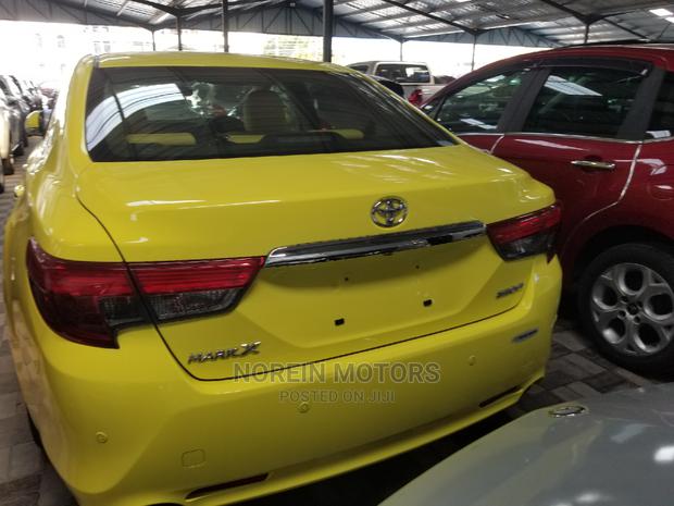 2004 Toyota Mark X in Yellow - Classy and Sporty